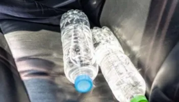 Pse nuk duhet ta pini asnjëherë ujin që keni harruar brenda në makinë?