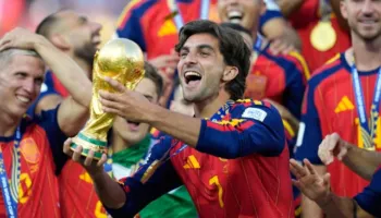 PSG “siguron” Ferran Torres, transferimi i sulmuesit spanjoll duket punë e kryer