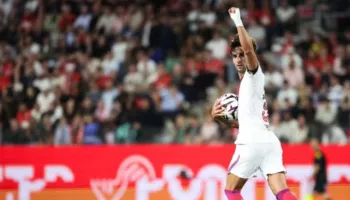 PSG “zhgënjen” në ndeshjen e parë, por çfarë debutimi për Ferran Torres (video)
