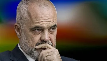 PUSTEC/ Nuk u luajt Himni Shqiptar, Rama shpërthen: S’ka mushkë Troje që na lëkund
