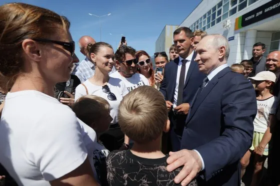 Putin viziton Ishujt Kurile, Japonia proteston ashpër