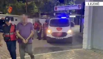 Qëlluan me armë drejt makinës së kushëririt në Kurbin, arrestohen 3 persona, një në kërkim
