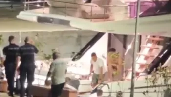 Qëlluan me armë zjarri nga jahti/ Shoqërohen katër persona. Policia ndalon mjetin lundrues