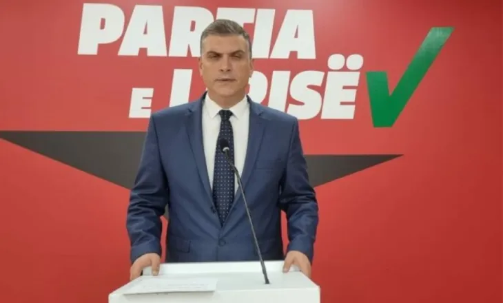 ‘Qeveri pocaqi’/ Tedi Blushi: Shqipëria përvëlohet, Rama freskohet… Mes belushkave dhe verës…