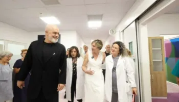 Qeveria kalon të gjithë tenderat e shëndetësisë në dorën e privatit