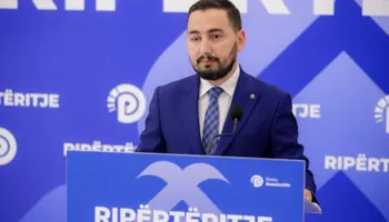 “Qeveria mban peng zgjedhjet”/ PD: Bashkia Rrogozhinë, drejtohet nga krushqia e kryetarit të shkarkuar për korrupsion