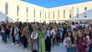 Qeveria miraton Programin “Pas shkolle” për sistemin publik, buxheti do paguajë trajnuesit 1 mijë lekë/orë