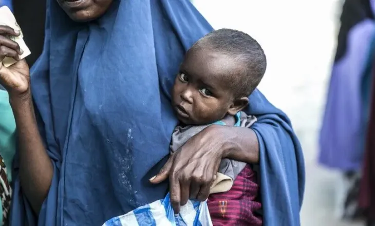 Qindra institucione shëndetësore dhe ushqimore mbyllen, ndërsa thellohet kriza e fëmijëve në Somali
