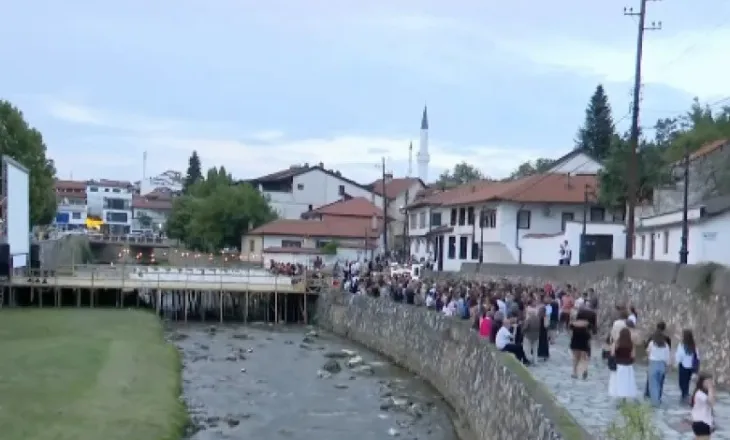 Qindra mysafirë ndërkombëtarë zgjedhin Prizrenin gjatë DokuFestit