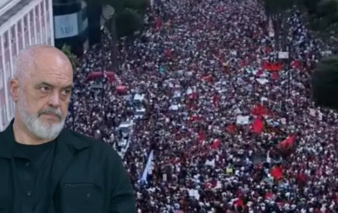 Qytetarët kërkojnë dorëheqjen e panegociueshme të Edi Ramës/ Protesta kundër qeverisë hyn në ditën e 69-të