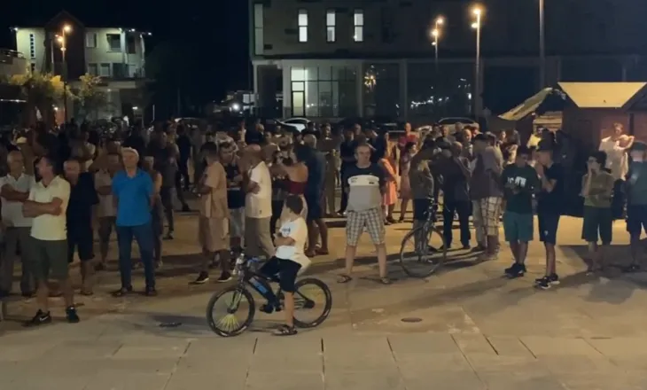 Qytetarët kundërshtojnë për të 17-tën ditë shkrirjen me Lushnjen, bëjnë thirrje për më shumë pjesëmarrje