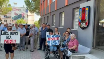 Qytetarët: Mos e shkrini Patosin. Banorët protestojnë kundër hartës së re territoriale