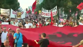 Qytetari në protestë: Janë ditët e shpresës që do sjellin zgjidhje, do krijohet “Shqipëria e re”
