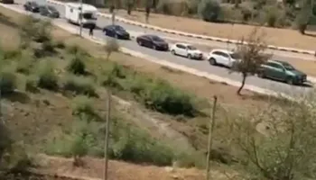 Radhë kilometrike në Qafë Botë, qindra automjete në pritje për të kaluar kufirin me Greqinë
