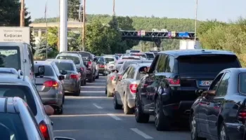 Radhë të gjata në Qafë-Thanë dhe Kapshticë