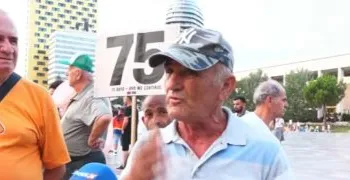 “Rama do të rrëzohet, është i shkatërruar”/I moshuari nga protesta: Intelektualët duhet të flasin këtu, jo në televizor