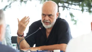 Rama ende nuk ka mbaruar punë me socalistës, i mbledh sërish në selinë rozë