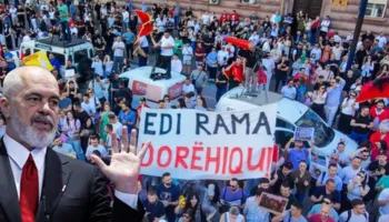 “Rama jep dorëheqjen”/ Sot dita e 71 e revoltës, qytetarët nuk heqin dorë, kërkojnë ndryshim të klasës politike