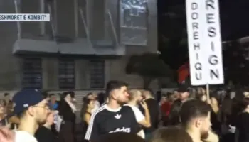 “Rama në burg”/ Mbyllet protesta e 69-të kundër kryeministrit, shqiptarët të vendosur: Nesër më shumë, nuk ndalemi