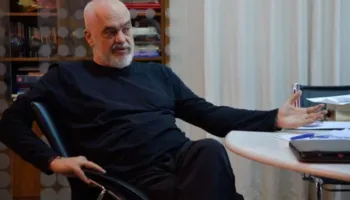 Rama për mediat britanike: Protestat nuk përfaqësojnë shqiptarët, algoritmi bëri shumë për t’i sjellë njerëzit në bulevard