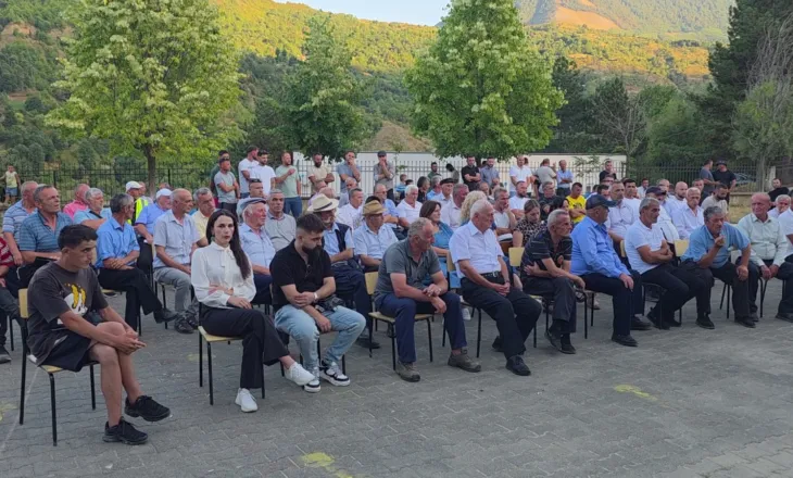 “Rama po shkon drejt rënies”, banorët kundër shkrirjes së bashkisë Klos: Bashkimi me Burrelin, do jetë si Kosova me Beogradin