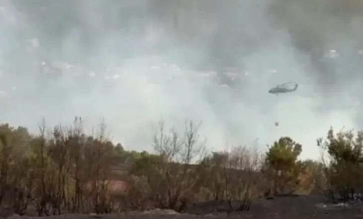Rëndohet situata me zjarret në Librazhd, flakët i afrohen edhe banesave në Xhyrë, ndërhyhet me helikopter nga ajri