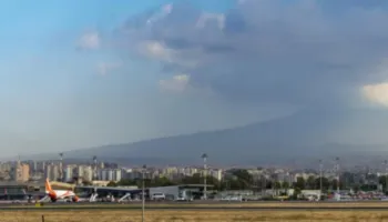 Retë e hirit nga Etna detyrojnë aeroportin e Katanias të pezullojë fluturimet