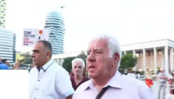 Revolta madhështore/ Nis grumbullimi në sheshin “Skënderbej”, qytetarët pritet të marshojnë drejt Kryeministrisë