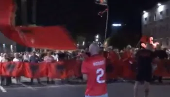 Revolta qytetare/ Mbyllet protesta e 71-të, nis marshimi rrugëve të qytetit