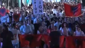 “Rezistencë, qëndrueshmëri, qytetari”/ Mbyllet protesta e 65 kundër Ramës! Shqiptarët të vendosur: Nesër më shumë