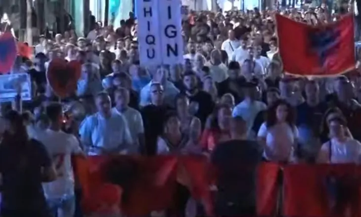 “Rezistencë, qëndrueshmëri, qytetari”/ Mbyllet protesta e 65 kundër Ramës! Shqiptarët të vendosur: Nesër më shumë
