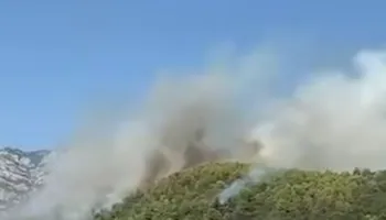 Riaktivizohet zjarri në Krujë, flakët pranë depove të eksplozivit në Zidonë`