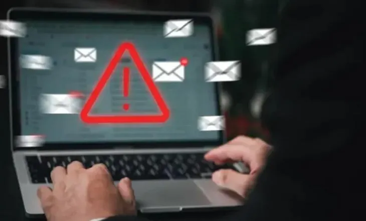 Rikthehen mashtrimet me SMS dhe WhatsApp, Policia paralajmëron: Mos klikoni linqet, rrezikohen llogaritë bankare