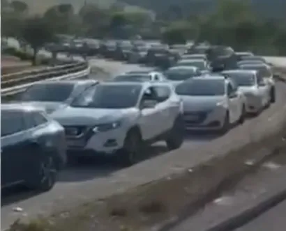 Rikthehen radhët kilometrike në Kakavijë, fluks i lartë udhëtarësh dhe mjetesh në kufirin Shqipëri-Greqi!