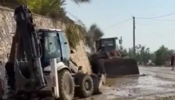 Rikthehet qarkullimi në aksin Elbasan-Cërrik, përfundojnë ndërhyrjet pas bllokimit nga çarja e kanalit vaditës