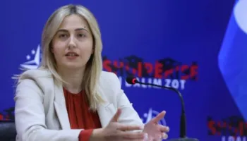 “Rinia s’tërhiqet, e ardhmja vendoset prej tyre”/ Dita Ndërkombëtare e Rinisë, Ina Zhupa: 74 ditë përballë pushtetit