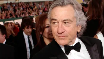 Robert De Niro feston 83-vjetorin, një kthim pas në karrierën e tij të jashtëzakonshme