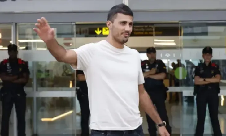 Rodri mbërrin te Barcelona dhe e nis direkt me deklaratë të fortë: Do luajmë për gjithçka që na del përpara