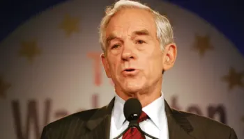 Ron Paul feston 91-vjetorin e lindjes