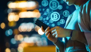 Rritje 11% e Bitcoin në dy ditë, me Trump dhe drejtuesit e industrisë së kriptos që shtyjnë për Aktin e Qartësisë
