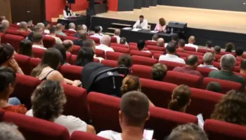 Rrogozhina kundër reformës tërritoriale të Ramës: Qytetarët kërkojnë që zëri i tyre të dëgjohet