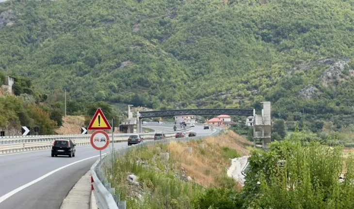 “Rruga e re po na izolon”/ Korridori VIII bllokon një fshat të tërë, banorët e Mirakës paralajmërojnë protestë
