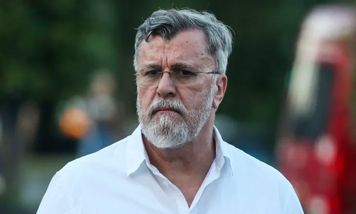 Rusia e futur në çdo pore të Serbisë/ Aktivisti serb përplas Vuçiçin me akuzat