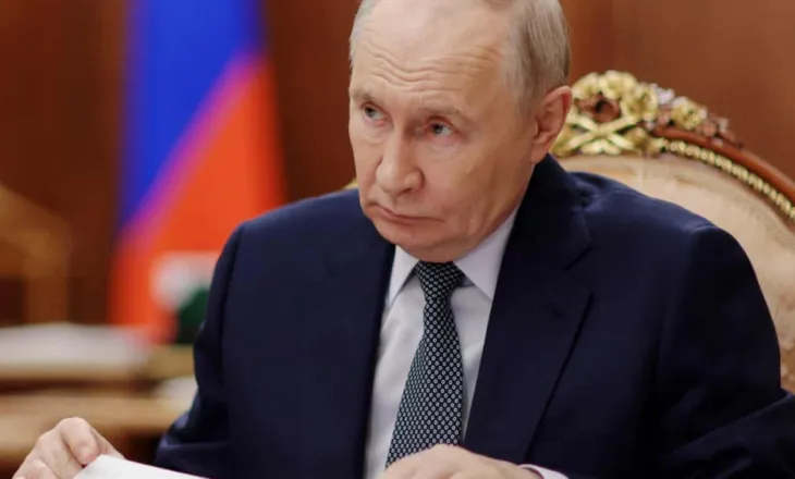Rusia paralajmëron Britaninë: “Po luan me zjarrin” për mbështetjen ndaj Ukrainës