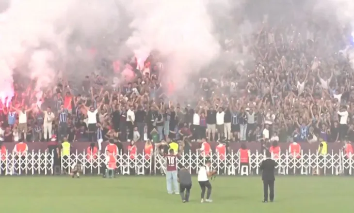 Salah, “faraon” në Trabzon, egjiptiani mrekullohet nga pritja në stadium, edhe Muçi “fërkon” duart