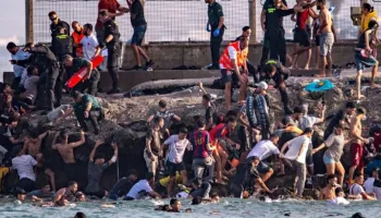 Sanchez akuzoi rrjetet ruse e izraelite për krizën në Ceuta, reagojnë Kremlini dhe Tel Avivi: Të pabaza, gënjen pa turp!