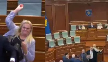 Seanca në Kuvendin e Kosovës, plas sherri mes deputetëve, Kurti goditet me vezë (VIDEO)