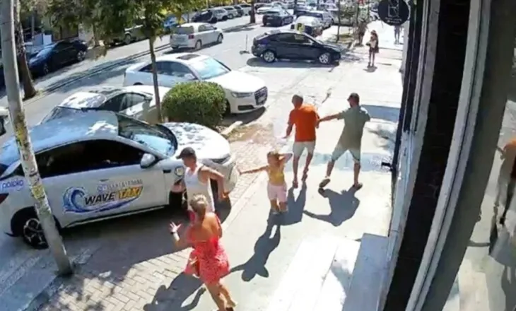 Sekondat tragjike në Durrës, makina ngjitet në trotuar dhe merr përpara 66-vjeçarin