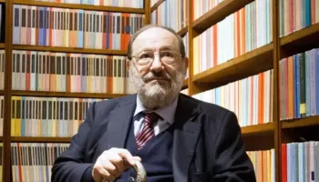Sekretet e bibliotekës së Umberto Eco-s, librat që formësuan një ikonë të kulturës