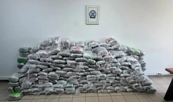 Sekuestrohen 324 kg kanabis, gjenden në kamionë duke u transportuar nga Shqipëria drejt Turqisë